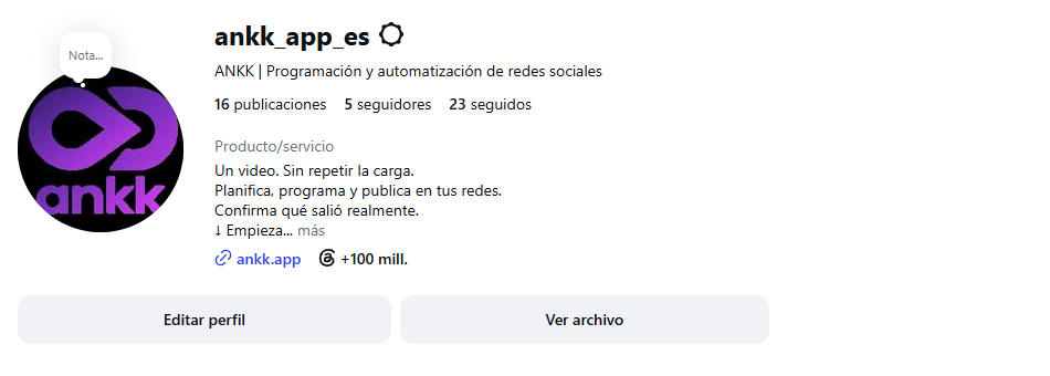 Perfil de Instagram de ANKK en español con la categoría Producto/servicio, la presentación y el enlace al sitio web
